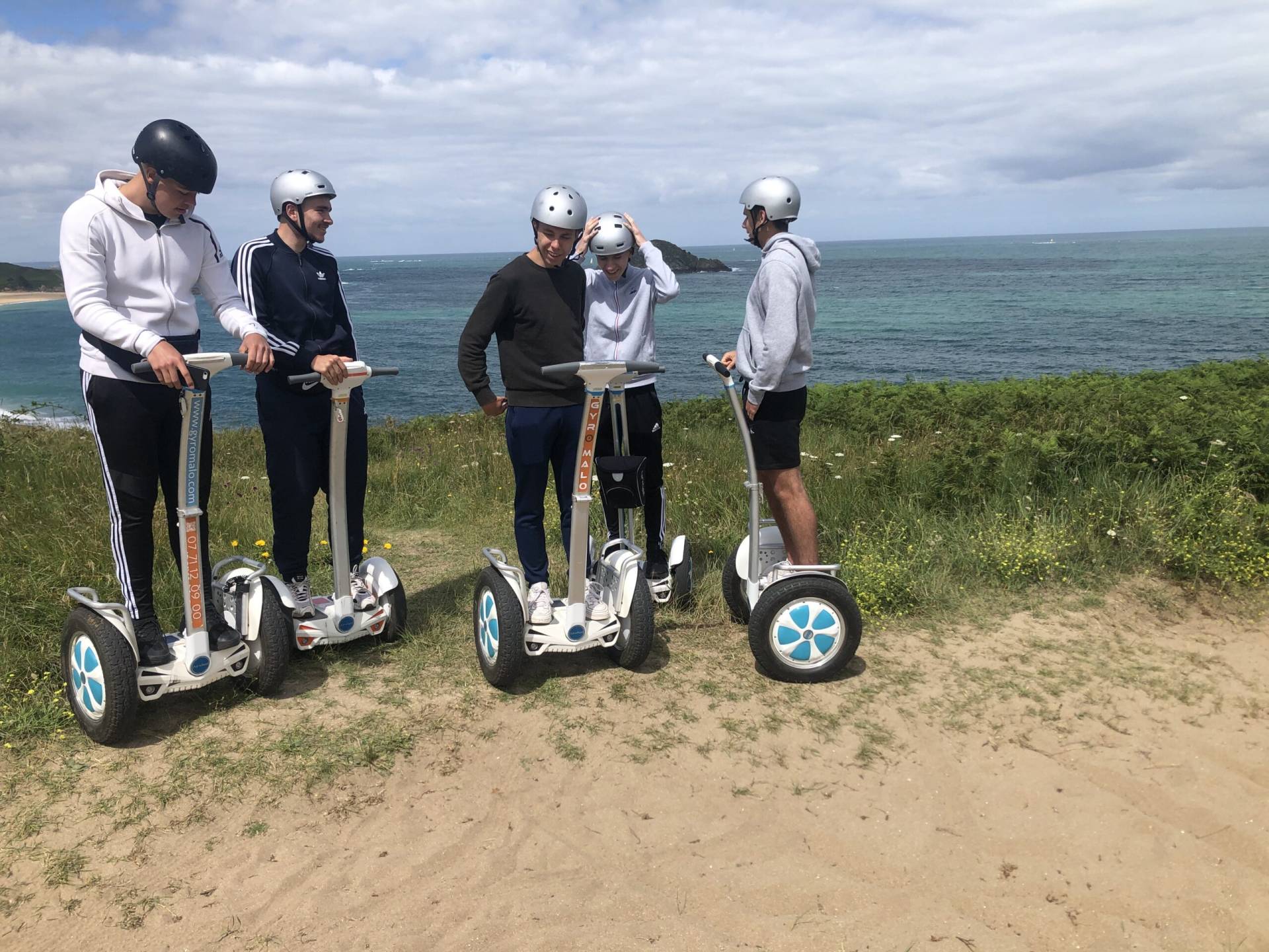 Gyropodes au port de St Malo